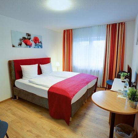 Hotel Leo Muehlhausen Bagian luar foto